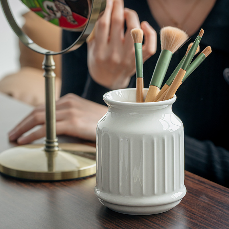 Embossed storage tank chopstic - Food Good Snacks 评论和价格
